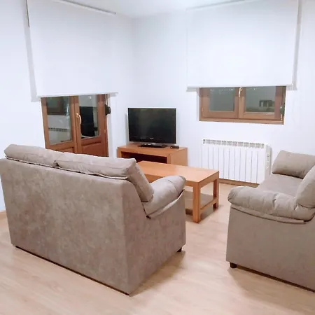 Apartment Figueras 4 *