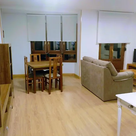 Apartment Figueras 4 *